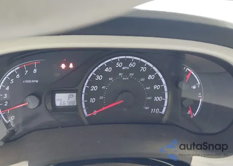 2012 Toyota Sienna Le V6 8 Passenger z USA, uszkodzony, nr VIN 5TDKK3DC4CS269466